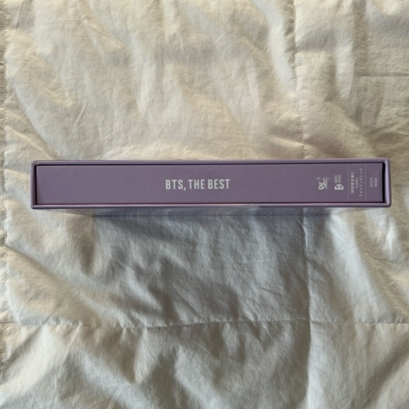 BTS, The Best Album with additional stickers, 2 CDs, and photo album - Picture 3 of 4